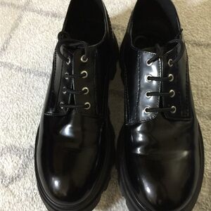 Alexander McQueen Black Glossy Loafers
